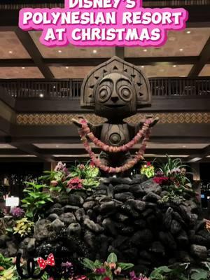 Disney’s Polynesian Resort at Christmas 🌸🎄🏰 #disneypolynesian #disneyspolynesianresort #polynesianresort #disneyresort #disneytravelagent 