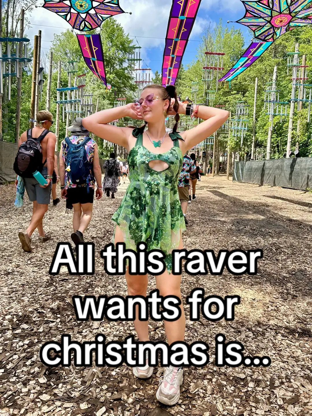 if you got MSC for christmas lmk in the comments!!! 🫶🏼 #ravechristmas #ravetok #raversoftiktok #edmfyp #dubstep #lostlands #countdownnye #cyclopsarmy #subtronics #ravefit #electricforest #radiancenye 