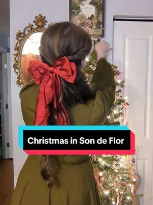 Christmas is better in @Son de Flor ✨ #sondeflor #sondeflordress #rockingaroundthechristmastree #mistletoe #christmascookies #thenutcracker #christmastree #pnwchristmas 