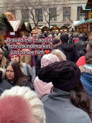 #christkindlmarketchicago #christkindlmarkt #christmas #christmasmarket #santaclaus #prost #krampus #crowded #instagramvsreality #tiktokvsreality 