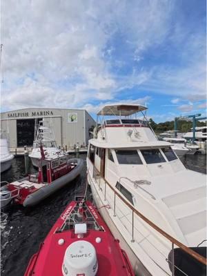 Towing an Old 53' Hatteras on a Hip Tow Into a Tight Slip On A Windy Day With a Safety Boat. The camera never does the eind or waves justice, but this size boat can definitely be a challenge in anything but perfect weather! #captainretriever #towing #boating #boatus #hatteras #howto #captain