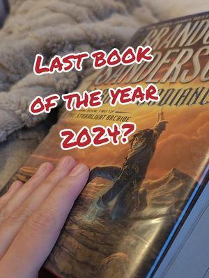 Merry Christmas Eve!! What books are you all finishing off the year with?  #Sanderson #brandonsanderson #wordsofradiance #BookTok #books #merrychristmas #stormlightarchive 