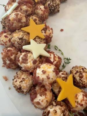 The cheeseball wreath is a beautiful thing! #christmas2024 #christmascountdown #christmasparty #christmaspartyfoods #cheeseball #christmasappetizer #christmasfood 