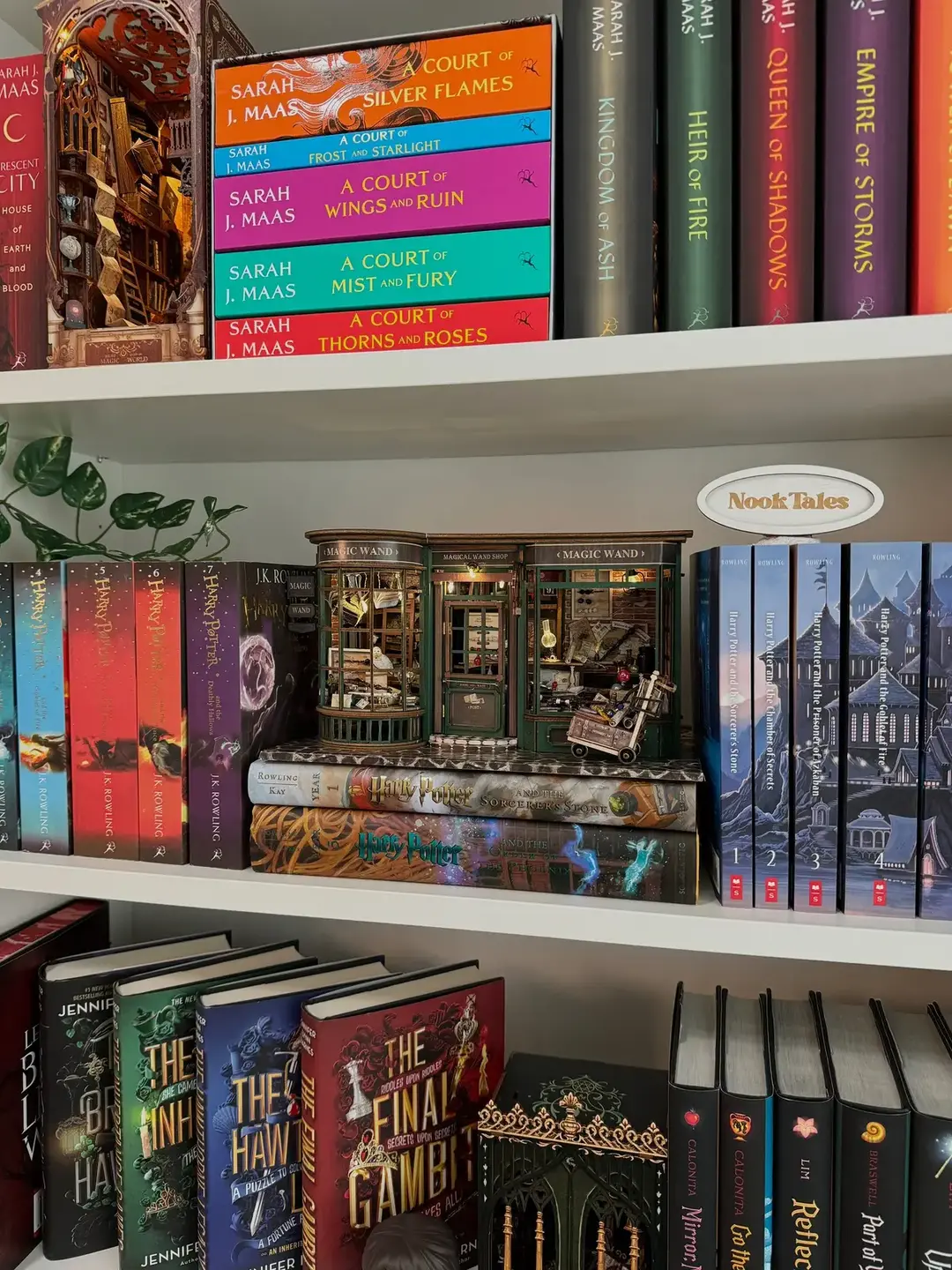 Bookshelf decor idea for potterhead 🔮✨#potterhead #bookshelf #bookshelfdecor #BookTok #diyproject 