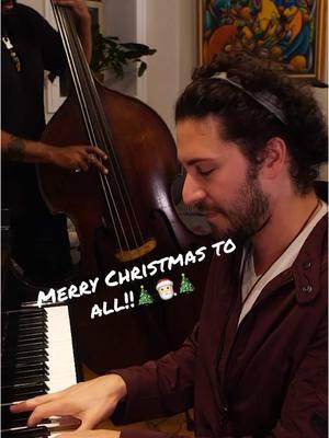 Wishing everyone a very Merry Christmas filled with love, music, and unforgettable moments.. we love you! 🎄🎅🏻 #throwback #emmetsplace #emmetcohen #christmas #christmasjazz #jazztok #jazz #piano #vibes 