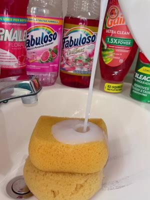 Another jolly combo 🎅🏻♥️💋  #sudsy #squeezingsponges #cleaningcombos #fypシ゚viral #sinkplay #mixingcleaningproducts #spongetok #oddlysatisfying #cleaning #spongesqueezeasmr 