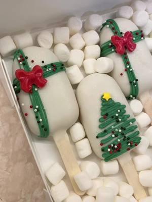 🎄⭐️ #cakescicles #christmascakescicles #christmastreats #christmastime #paletasnavideñas #postresfaciles #postrescaseros #homebaker #SmallBusiness #sahmbusiness 