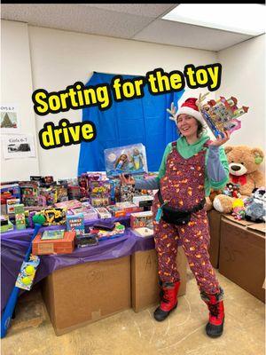 Posting one from my drafts here when I sorted out some stuff to bring to a local toy drive. It was so special helping families pick out stuff for their kiddos! #toydrive #toysfortots #localcommunity #toys #dolls #donatingtoys #christmas #dollcollector #dolltok 