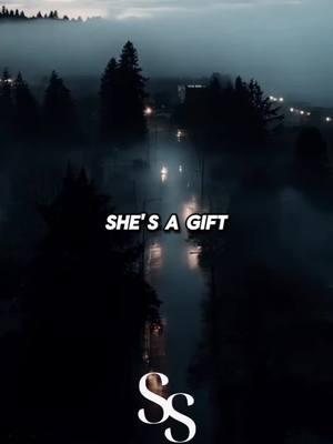 Shes a gift #motivateher #inspireher #sparkinghersoul #motivationalmessage #motivationforwomen #forwomen #gift #shesagift #blessings #motivationalwomen 