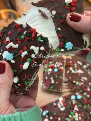 Christmas s’mores bark  🍫🎄🎅 ##christmasbaking##christmas##christmascountdown##christmastreats##cozyathome##cozylittlechristmas##asmr##aesthetic