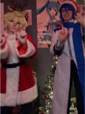 ⭐️🍌🍦 // CHRISTMAS EVE YAEY 😛 || KAITO : @Coral 🍉 // #vocaloid #lenkagaminecosplay #kagaminelen #cosplay #kagamine #fy #kagaminelencosplay #kaito #kaitocosplay #kaitovocaloid #hatsunemiku#kagaminetwins #vocaloidcosplay #projectdiva #projectsekai #miku #fyp #anime 