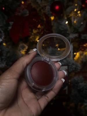 Oh Cranberry ♥️ @maccosmetics  #maccosmetics #cranberrymakeuplook #cranberrymakeup #holidaymakeup #holidaygifts 