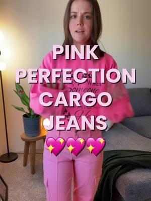 Pink cargo jeans for the win!💝 #christmaseve #pinkdenim #cargopants #pinkjeans #judyblues 