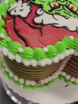 Did This Today. She Loved It! 😁❤️❤️❤️.  #grinch  #grinchcake  #christmas  #frosting  #heartshape 