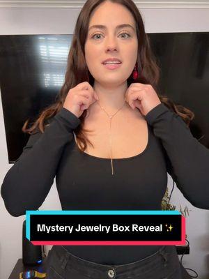 I’M OBSESSED 🤍✨ #jewelryunboxing #14kgoldplated #jewelryreveal #fizznrizz #mysterybox #mysteryjewelry #fungift #uniquegiftideas 