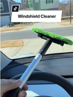 Keep getting prints all over your windshield because you have this now #microfibercleaning #windshieldcleaning #carcaretips #tiktokshopyearendsale 