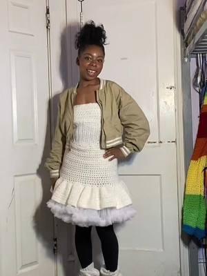 This dance is so cute 🤭💗 -song: Breaking News by @flowerovlove  #flowerovlove #dance #trendy #model #modelwalks #handmade #crochet #newyorkfashionweek 