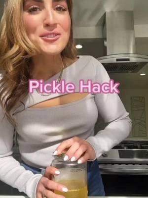 This is life changing, let me know when you try it and follow for more! ❤️❤️❤️❤️#healthysnack #picklesauce #pickletok #picklejuice #picklerecipe #picklejuicerecipe #tahinisauce #tahini #picklehack