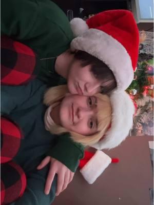 marry christmas eve!!! 🫶🏻🫶🏻 @augie #eremin#erenjeagercosplay#arminarlertcosplay#aot#aotcosplay#fyp 