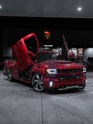 🎄 #lamamawhiski #mamawhiski #chevy #silverado #singlecab #dropped #droppedtrucks #loweredtrucks #suelomob #suelo #butterflydoors #lambodoors #noquemacuh #tacuache #trokiando #mamalona #troka #fyp #foryoupage #lowtrucks #trokasbajitas #trokastumbadas