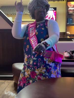 Y’all see Miss Loretta gettin down!! Grannies Gone Wild🤸🏾‍♀️🤣 #fyp #grannies #funnyvideo 