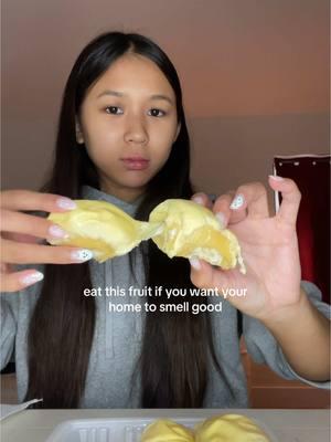 DURIANNNN 🫶🏼 #FoodTok #fruit #durian #eatwithme #asianfruit #saurieng #foodtiktok #mukbang 