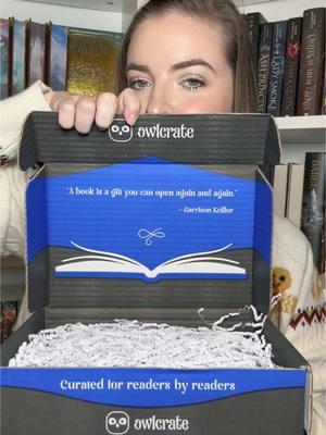 open @owlcrate’s holiday book box with me! merry christmas eve, babes! 📚🫶🏻✨🎁🎄 #books #BookTok #booktoker #booktiktok #booktokfyp #bookish #bookworm #reading #tbr #booktokers #book #christmas #christmasbook #owlcrate #owlcrateunboxing #bookunboxing #specialeditionbooks 