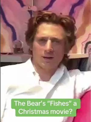 Jeremy Allen White answers whether or not the S2E6 of The Bear should be considered a Christmas movie #thebear #jeremyallenwhite 