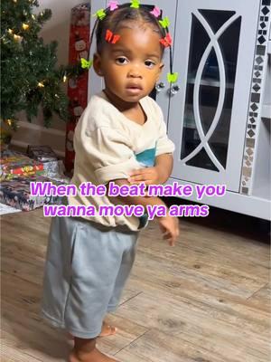 😅 go head baby 🎶💃🏽 #samaramckenzie #dancingtoddler #17monthsold #oneyearoldbaby #babygirl #toddlersoftiktok 