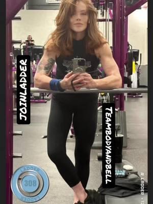 Christmas Eve workout. Happy Holiday! #michellivanelli #healingmichelle #thisis56🔥 #gingersoftiktok #joinladder #selflovejourney #teambodyandbell #kettlebellworkout #kettlebelltraining 