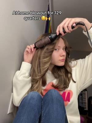 I honestly love this brush haha #randomhashtagstogetmeviews #wavytalk #wavytalkhair #thermalbrush #thermalbrushblowout #blowout #hair #hairtok #heatstyling #longhair #christinascully #uhmmokayyy22 #imnotfamous 