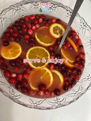 a boozy punch for you & your guests ☃️🍒🍇💋🎄❄️🫶🏼 merry christmas eve! #christmas #punch #christmasdrink #gather #merry #christmaseve #happyholidays #punchbowl #holidays #Recipe #bartender 