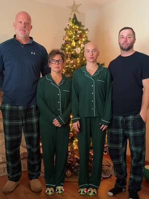 MERRY CHRISTMAS EVE FROM THE BEANS #funny #family #christmas #holidays #foryoupage #familythings #dancing #trend #meetmyfam 