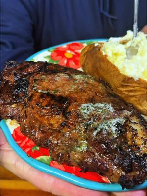 Christmas Eve Ribeyes and Baked Potatoes #ribeyesteak #bakedpotatoes #zgrills #allegromarinade #1855beef #1855blackangusbeef #foodies #randysrubs #yum #cambro #EasyRecipe #easy #Recipe #christmaseve #christmasevedinner #santa #makelifetastebetter #eating #1855blackangusbeefambassador #steak #steakhouse #steakdinner #sogood 