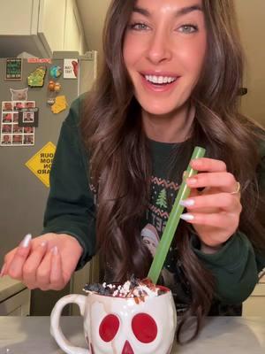 tis the season to spike this hot coco straight down my throat🎅☕️🔥 Stay thirsty, hungry, happy and toasty my hunniiis💖😽 #sippin #hotchocolate #coco #Recipe #drink #merrychristmas 