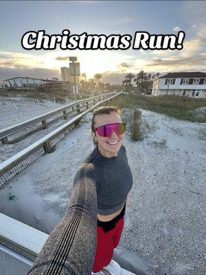 Little sunset Christmas run! Also dyed my hair darker  🤷‍♀️ 🎄                           #beachrunning #longruns #runhappy #racepace #fitnesscoach #creatine #protein #workoutroutineforwomen #marathontraining #hyroxtraining #christmasrun #floridachristmas 