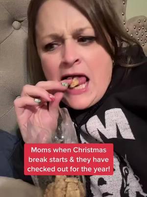 #christmasbreak #christmas #funny #momsatchristmas #christmastime #joking #toobad #dealwithit 