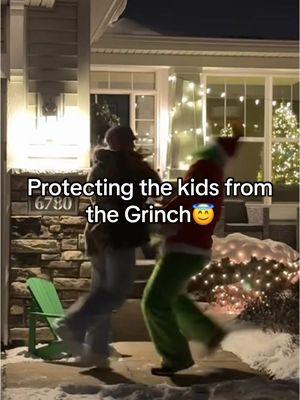 Watch your kids and hold your loved ones. The Grinch is out trying to steal Christmas #christmas #grinch #mrgrinch #holidays #kids #santa #issantareal 