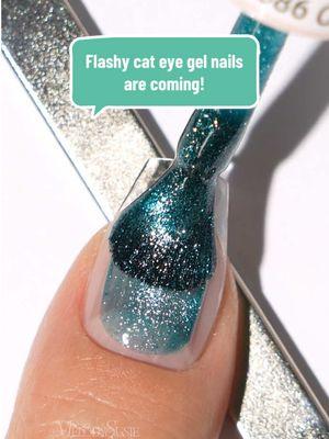 Flashy cat eye gels are coming! Merry Christmas 🥹💕🎄 #tiktokshopyearendsale #melodysusie #melodysusienails #nailtools #nailart #nailchallenge #nailtutorial #nailtechlife #nailtechcheck #nailtechproblems #nailtechnician #nails #nailbeginner #nailpro #naillover #nailhack #nailtips #nailtip #magneticnails #cateyenails 