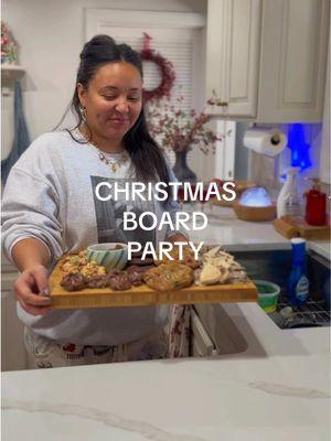 Bring a board party really got us in the holiday spirit 🎄✨ Merry Christmas Eve friends 🫶🏽 #bringaboardparty #bringaboardnight #boardparty #christmasparty #christmasboards #bringaboardideas @Trev @Michael Anastasia we missed @Jenn | NC Moma | Lifestyle 😩