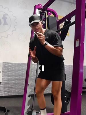 This is how you stance your squat  #fitness #squats #squatday #legs #legday #legworkout #quads #gluteworkout 