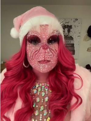 Pink Grinch from Christmas a few YEARS back 😂 I look so different omg #thegrinch #grinchmas #grinch #pinkgrinch #christmas #makeup #maquillaje #navidad 