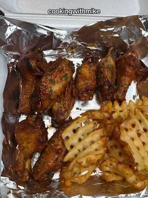 cookingwithmike wings aunt tia edition "drummy dummy down" my favorite part 🤣 #cookingwithmike #tiakemp #WINGS #hothoneywings #americandeli #cooking #viral #trend 