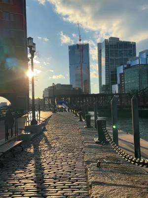 That breath of fresh air #cityvibes #harbor #morningwalk #freshair #peace #ocean 