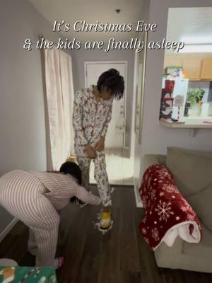 they gonna wake up sooo happy🥹🎅🏽🎄✨ #youngparents #christmaseve #youngparentsoftiktok #santatime #21yearoldmom #sahmof3 #fypシ゚viral #fypmomsoftiktok #youngmomsoftiktok #goodparenting #keepthemagicalive 