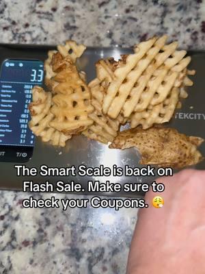 Waffle fries are just too good. Useful info from the scale tho #etekcity #smartscale #macros #GymTok #snacktok #FoodTok #etekcitysmartscale #tiktokmademebuyit 