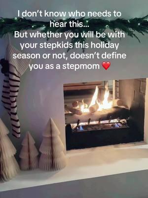 Merry Christmas stepmoms ❤️🎄 #stepmom #bonusmom #mindykylecoaching #StepMomSupport #blendedfamily #stepmomsoftiktok #stepparent #disengaging 