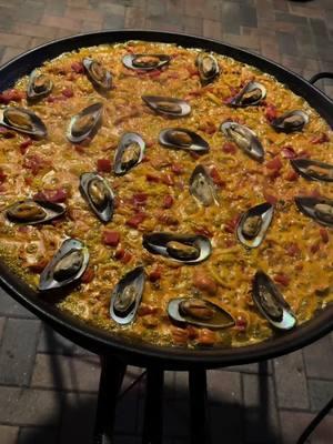 Feliz Navidad Para todos!!🎄 . . #mandy👌🏼#oliveiro☝🏼 #fyp #viniciusjr🍷 #feliznavidad #merrychristmas #seafood #paellas #seafoodpaella #foodtiktok 