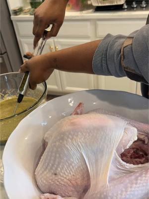 Let’s brine my turkey #christmaseve #brine #turkey #fyp #foryou #dalyvlog #momlife #momof5 #__black_china 