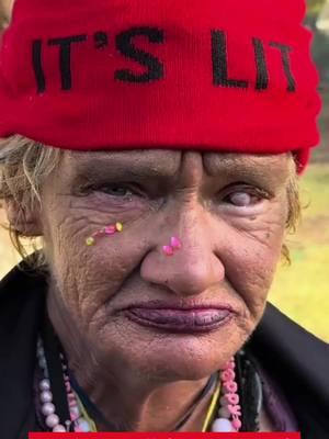 Angela Merry Christmas Eve Its Lit (Part1) #streettalk #americanhorrorstory #homelesspeople #homeless #usahomeless #phoenix